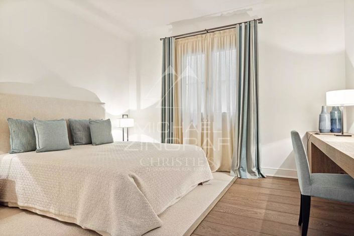 Image No.10-5 Bed House for sale