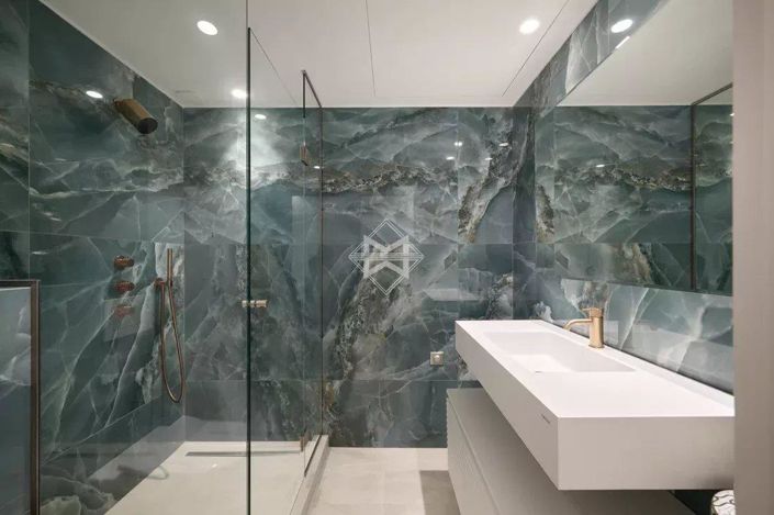 Image No.10-3 Bed Property for sale