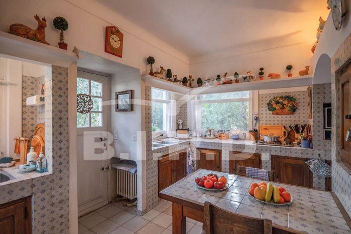 Image No.20-7 Bed House for sale