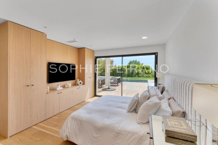 Image No.8-4 Bed House for sale