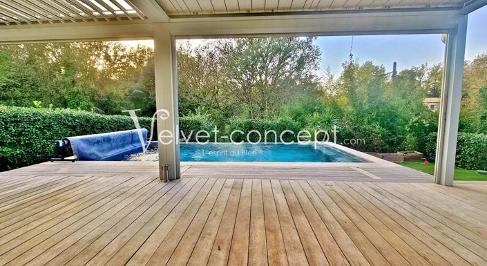 Image No.1-5 Bed House for sale