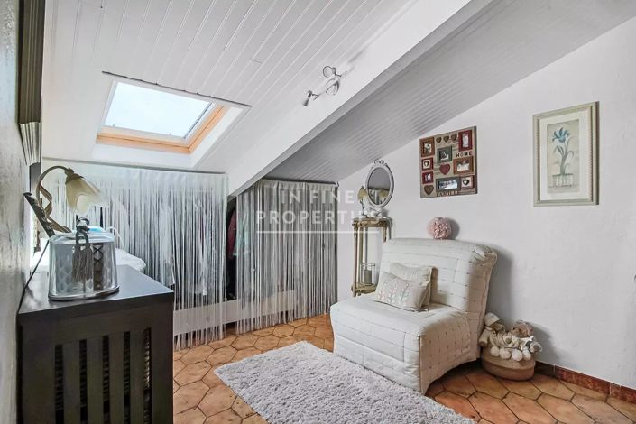 Image No.15-3 Bed House for sale