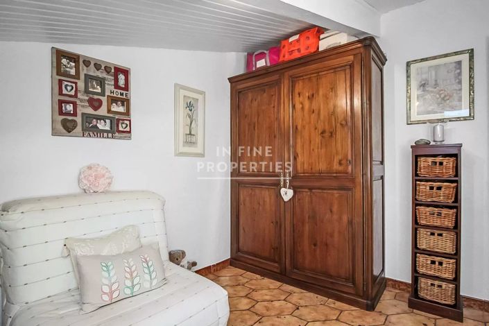 Image No.16-3 Bed House for sale