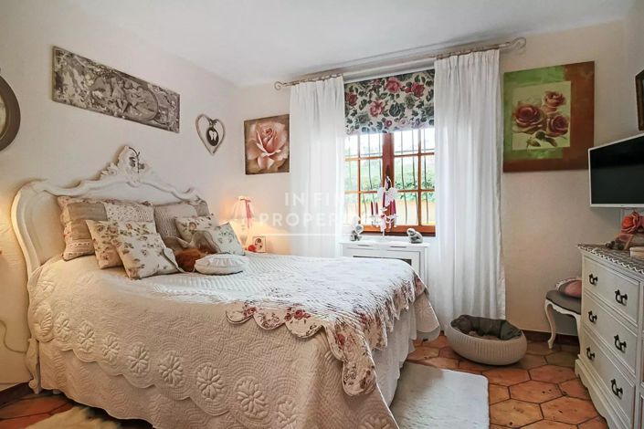 Image No.9-3 Bed House for sale