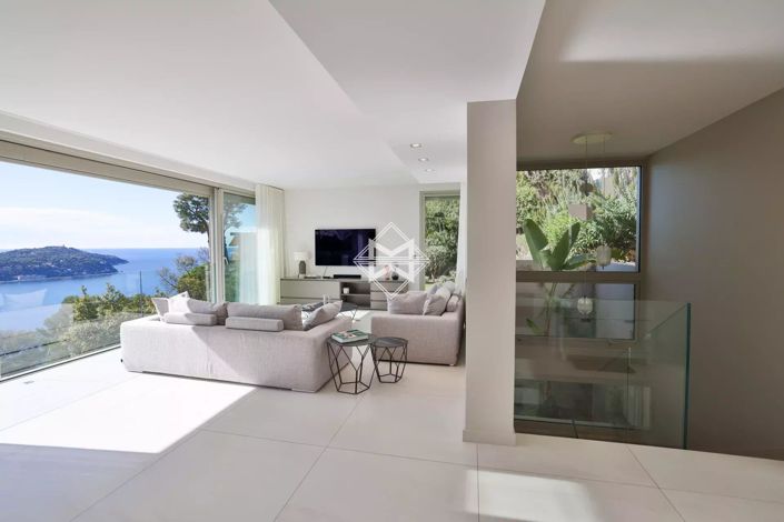 Image No.9-6 Bed House for sale