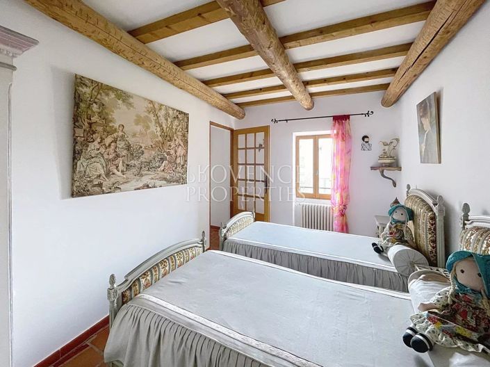 Image No.10-3 Bed House for sale