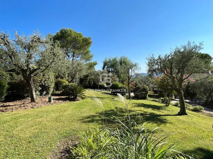 Image No.12-6 Bed House for sale