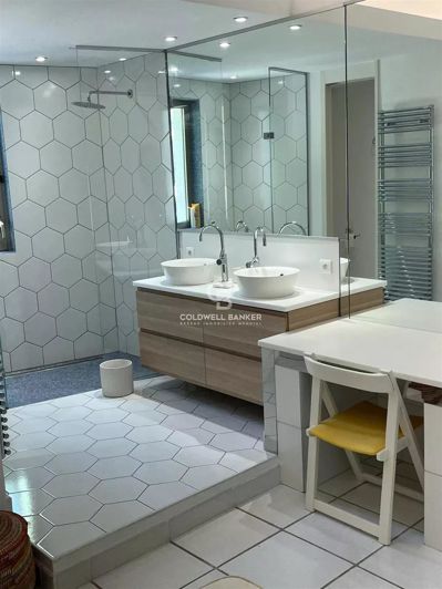 Image No.9-6 Bed House for sale