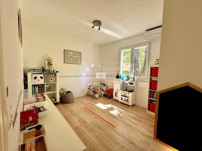 Image No.13-4 Bed House for sale