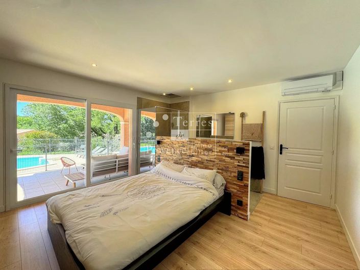 Image No.6-4 Bed House for sale