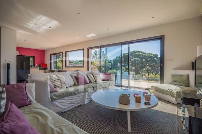 Image No.4-5 Bed House for sale