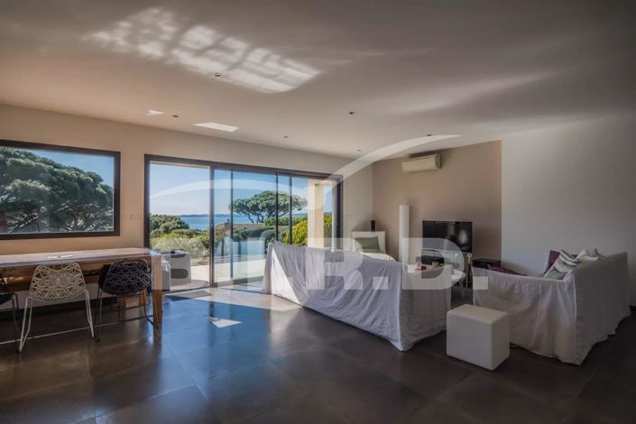 Image No.5-5 Bed House for sale