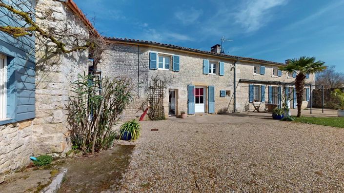 Image No.1-4 Bed House for sale