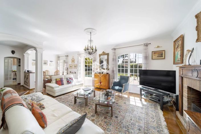 Image No.3-4 Bed House for sale