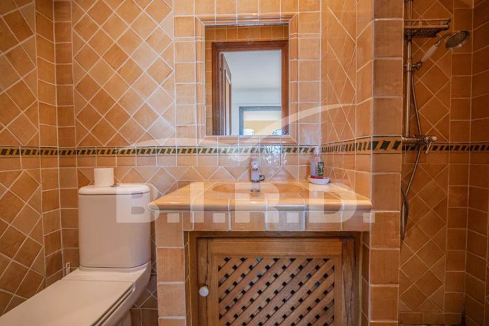 Image No.12-7 Bed House for sale