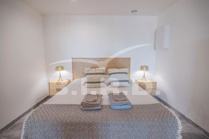 Image No.15-7 Bed House for sale