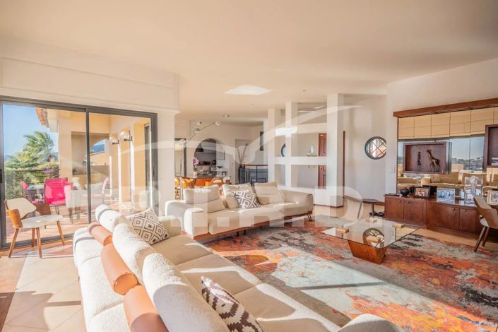 Image No.6-7 Bed House for sale