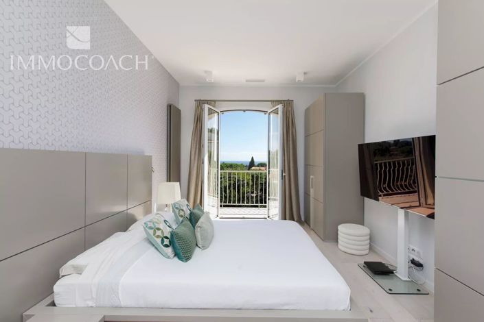 Image No.4-5 Bed House for sale