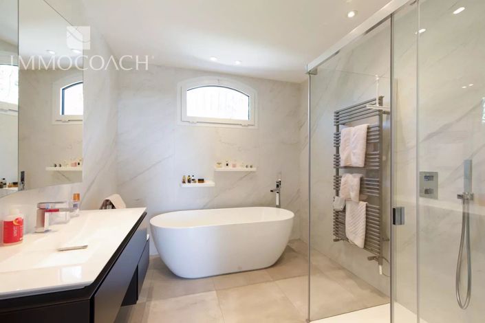 Image No.5-5 Bed House for sale