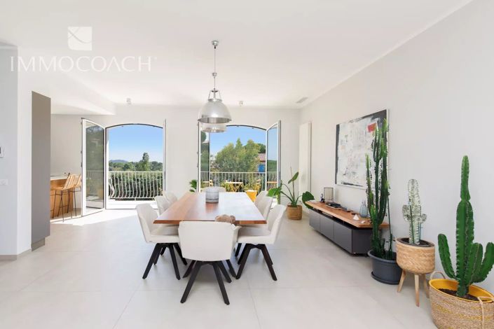 Image No.7-5 Bed House for sale