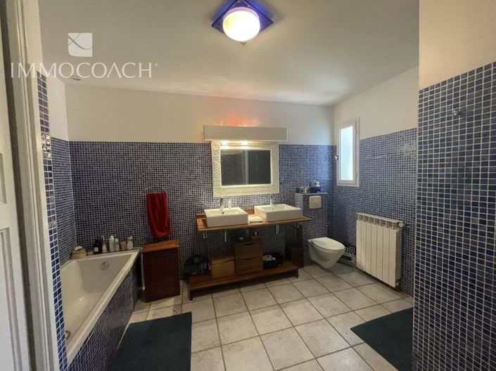 Image No.10-5 Bed House for sale