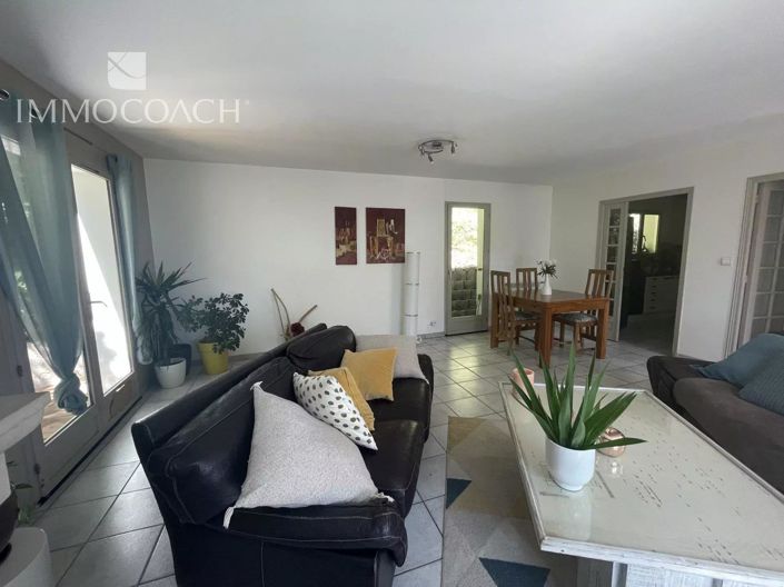 Image No.6-5 Bed House for sale