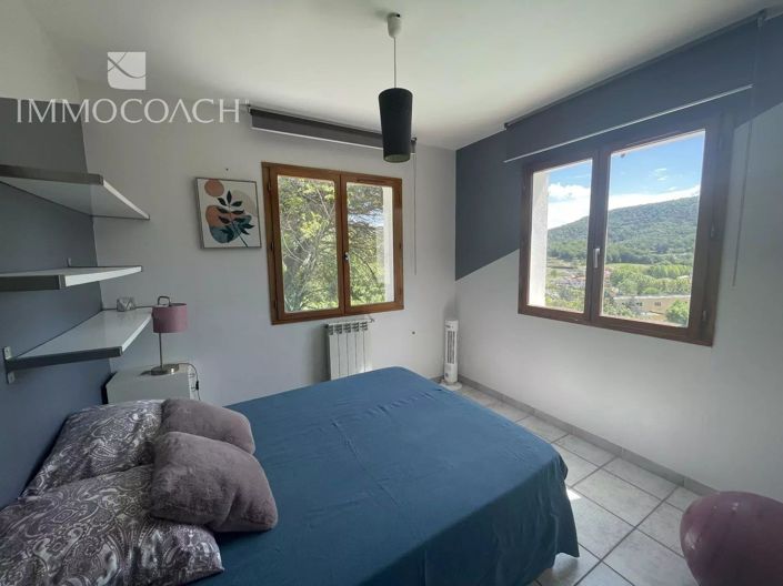 Image No.8-5 Bed House for sale