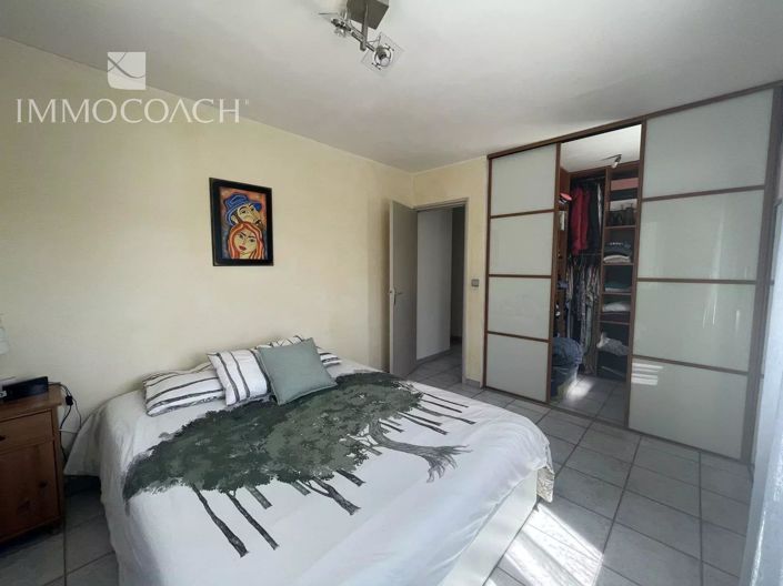 Image No.9-5 Bed House for sale