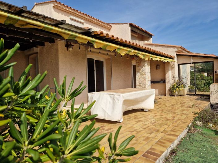 Image No.6-4 Bed House for sale