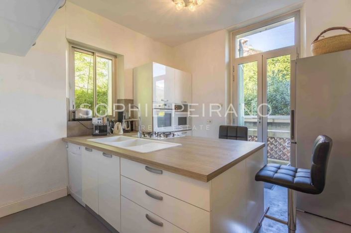 Image No.3-6 Bed House for sale