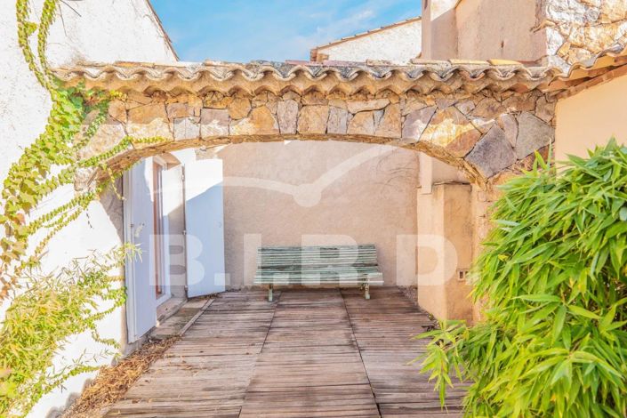 Image No.4-2 Bed House for sale