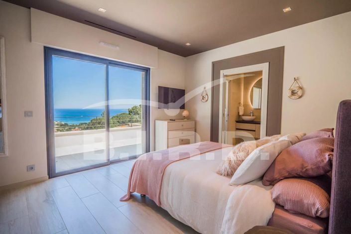 Image No.11-4 Bed House for sale