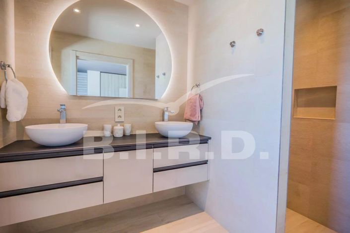 Image No.12-4 Bed House for sale