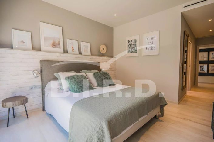 Image No.17-4 Bed House for sale