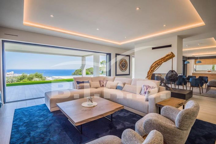 Image No.2-4 Bed House for sale