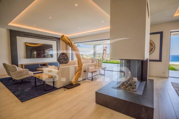 Image No.8-4 Bed House for sale