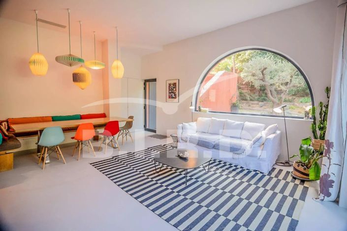 Image No.4-5 Bed House for sale