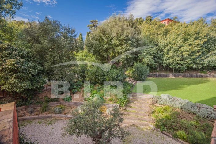 Image No.7-5 Bed House for sale