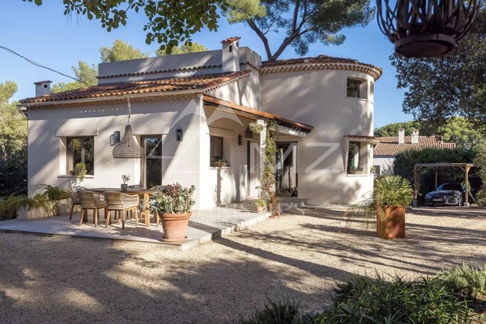 Image No.1-4 Bed House for sale