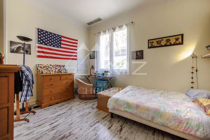 Image No.10-5 Bed House for sale