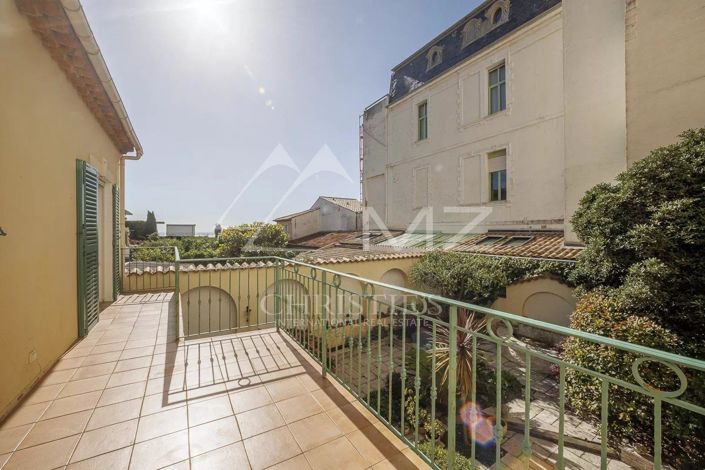 Image No.2-5 Bed House for sale