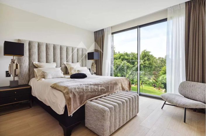 Image No.10-5 Bed House for sale