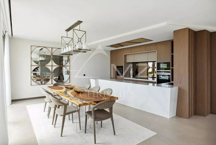 Image No.7-5 Bed House for sale