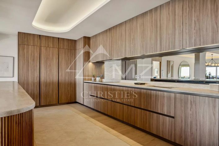 Image No.9-4 Bed House for sale