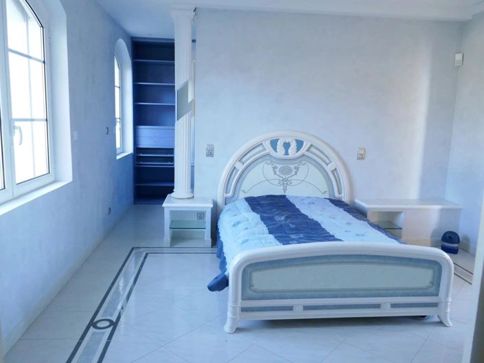 Image No.6-6 Bed House for sale