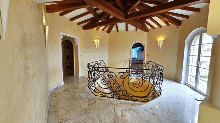 Image No.9-6 Bed House for sale