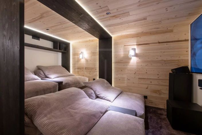 Image No.4-5 Bed House for sale