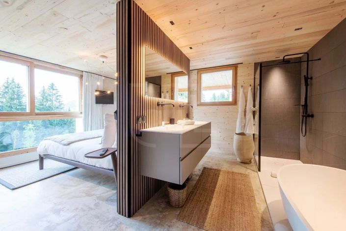 Image No.8-5 Bed House for sale