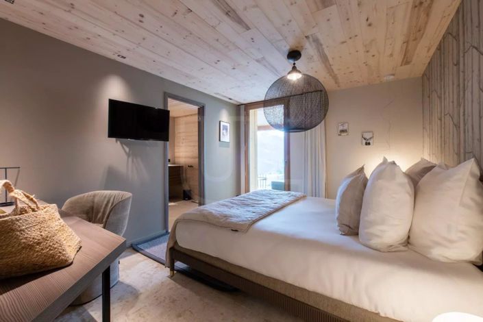 Image No.9-5 Bed House for sale