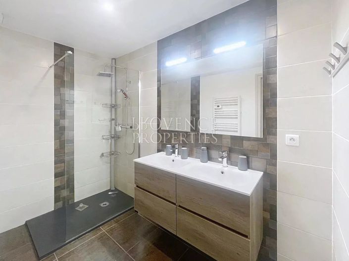 Image No.7-Maison de 6 chambres à vendre à Le Muy